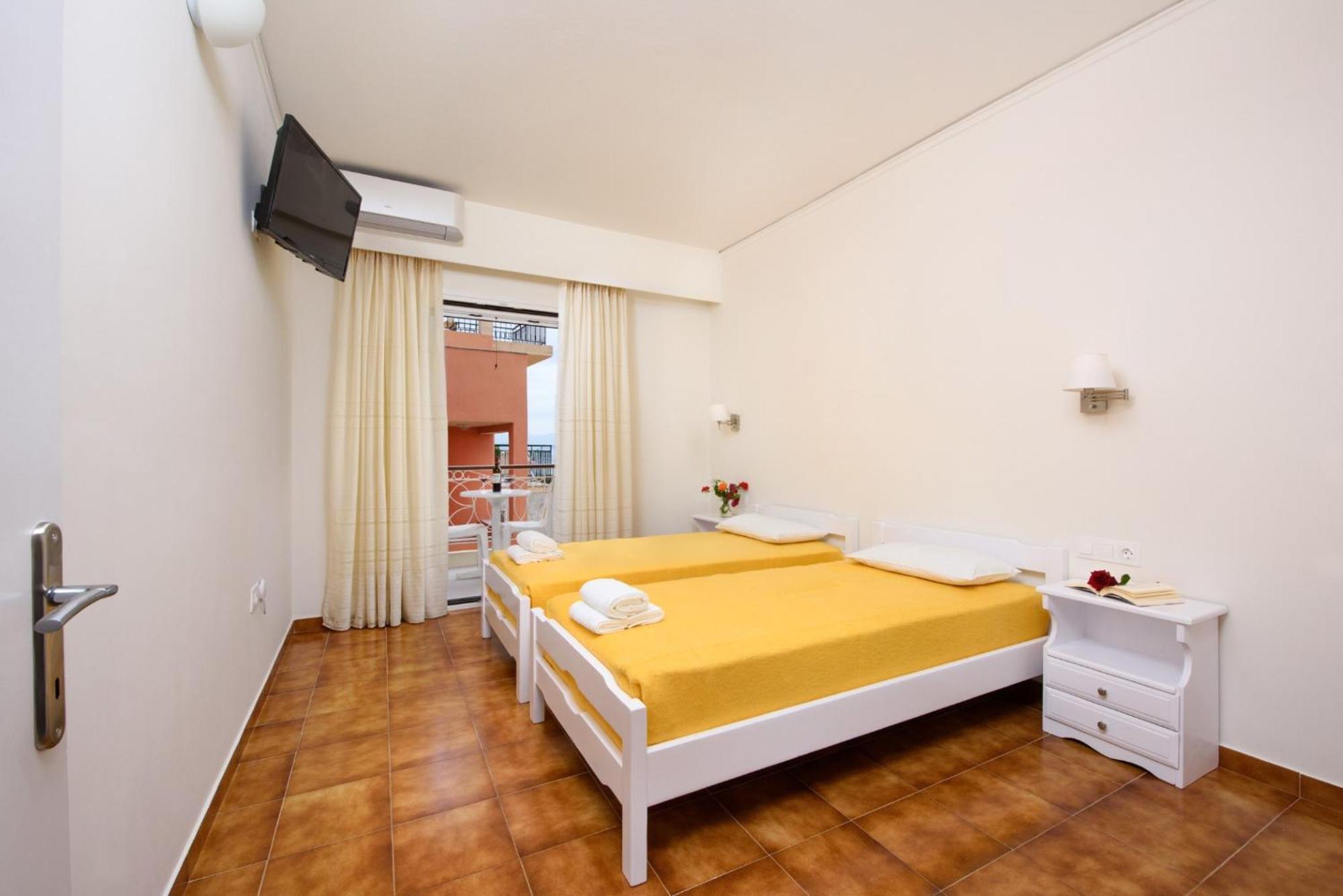 Filoxenia Kirki Aparthotel Benitses (Corfu)